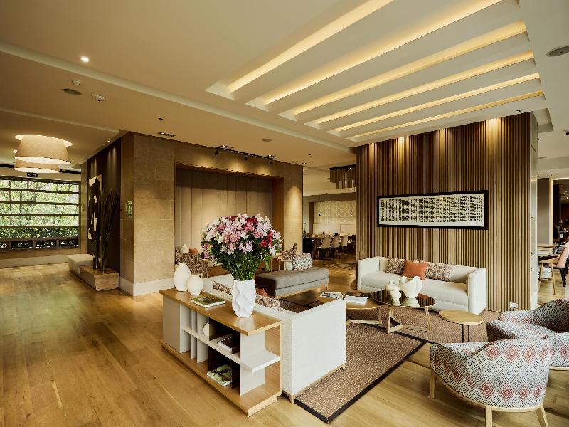 Ek Hotel image
