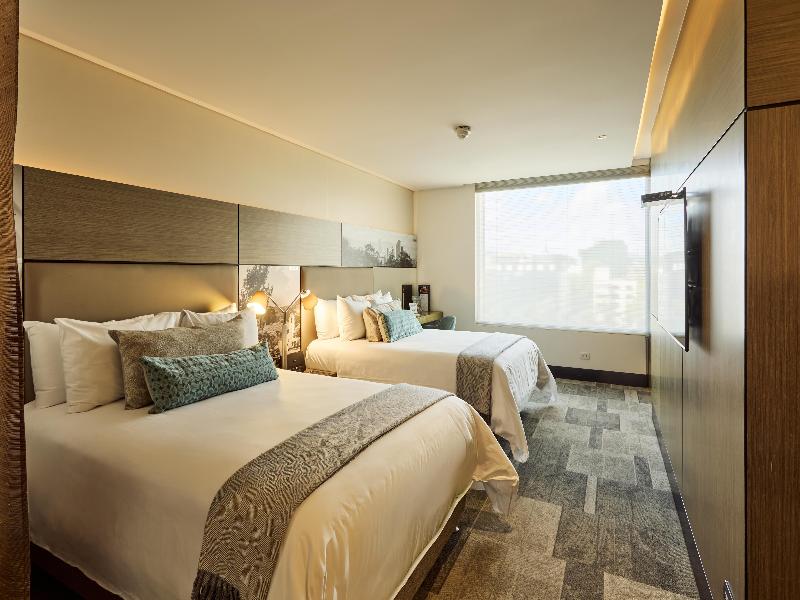 Ek Hotel image