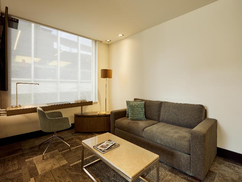 Ek Hotel image