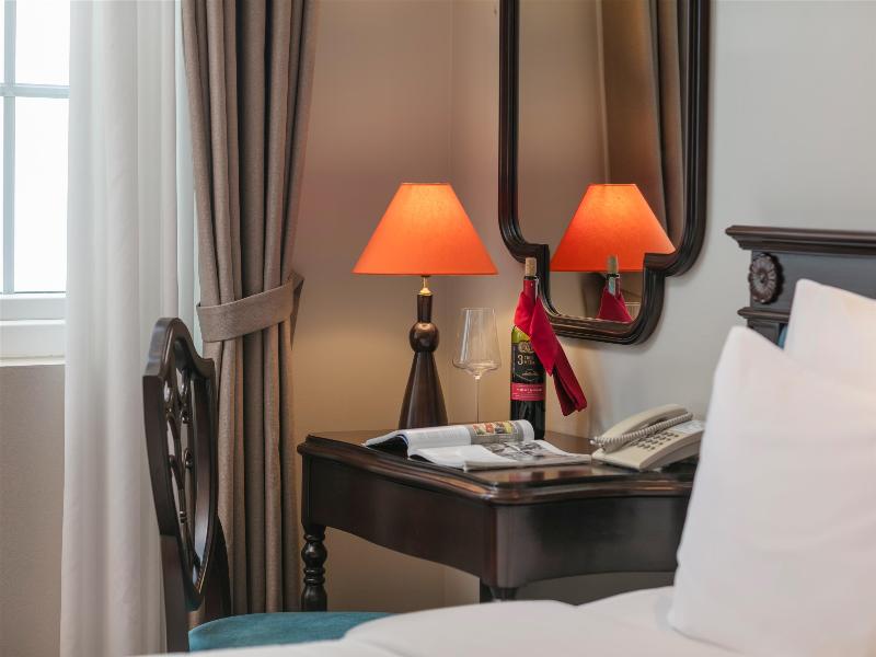 Sunline Hotel image