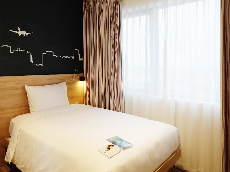 Ibis Saigon Airport image