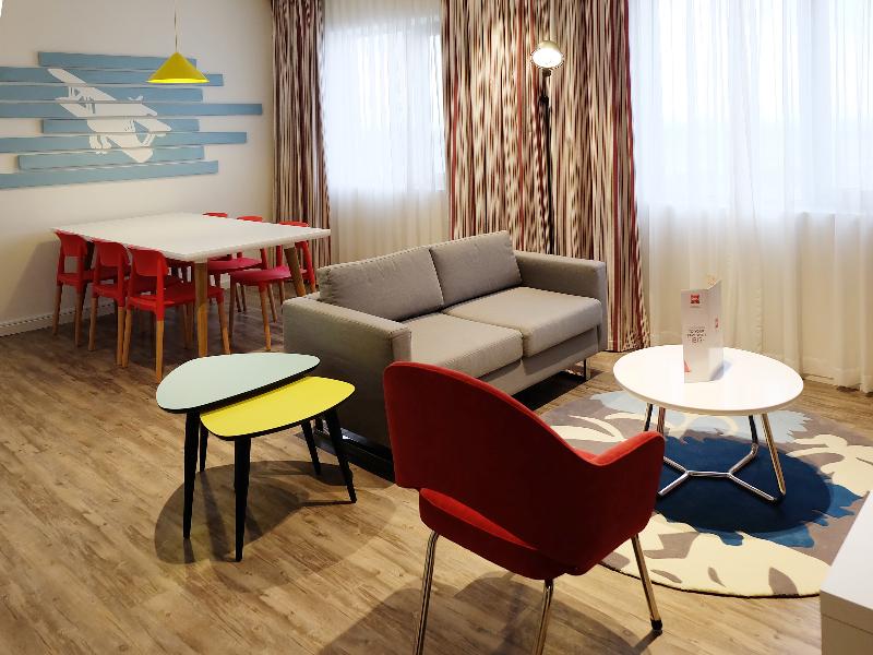Ibis Saigon Airport image