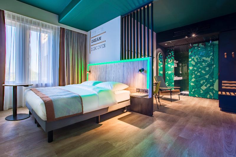 Park Inn by Radisson Brussels Airport image