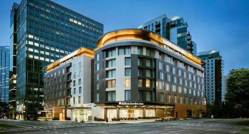 Hilton Garden Inn Seattle Bellevue Downtown image