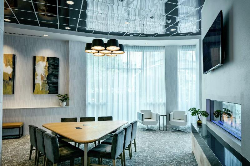 Hilton Garden Inn Seattle Bellevue Downtown image