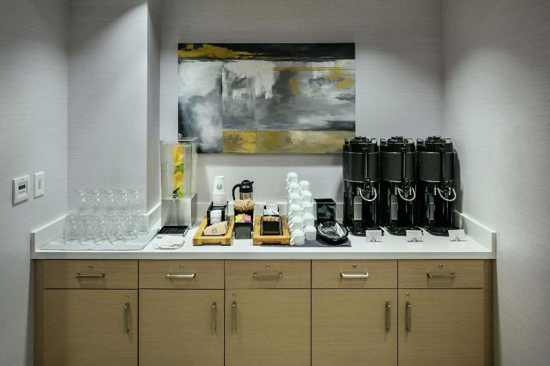 Hilton Garden Inn Seattle Bellevue Downtown image