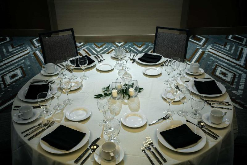 Hilton Garden Inn Seattle Bellevue Downtown image