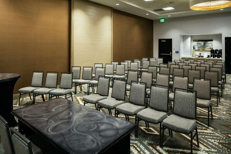 Hilton Garden Inn Seattle Bellevue Downtown image