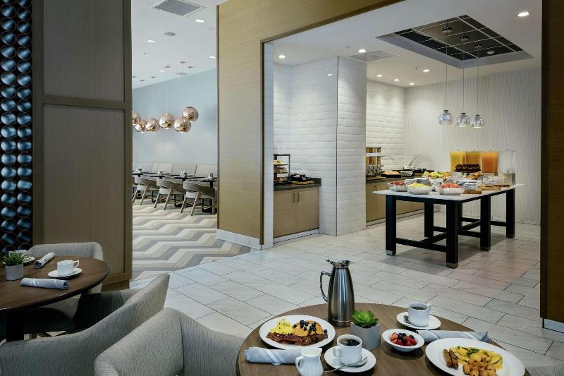 Hilton Garden Inn Seattle Bellevue Downtown image