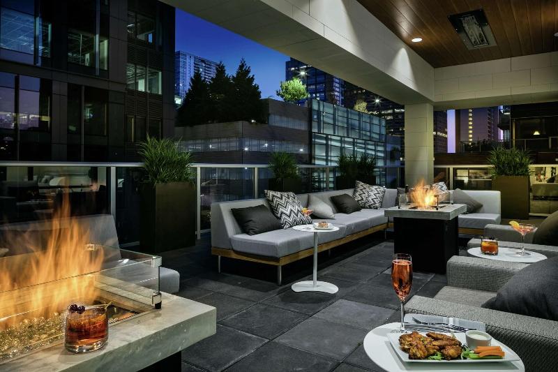 Hilton Garden Inn Seattle Bellevue Downtown image