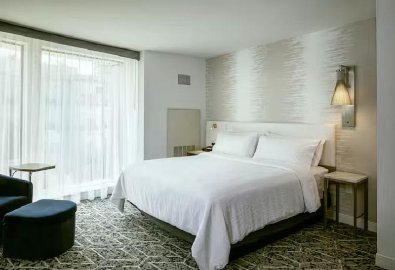 Hilton Garden Inn Seattle Bellevue Downtown image