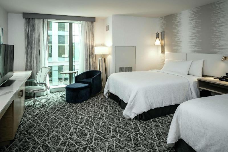 Hilton Garden Inn Seattle Bellevue Downtown image