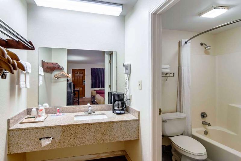 King's Inn- LaFayette image
