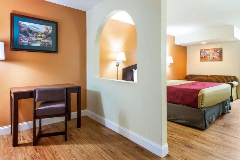 King's Inn- LaFayette image