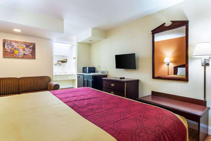 King's Inn- LaFayette image