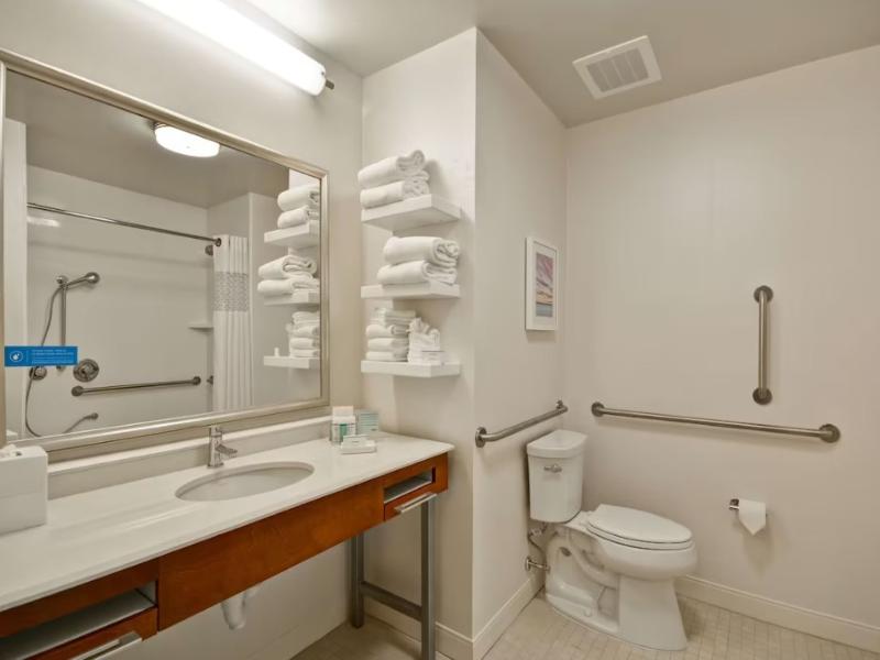 Hampton Inn & Suites Charleston Airport image