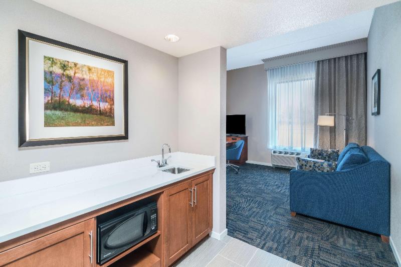 Hampton Inn & Suites Newburgh - Stewart Airport image