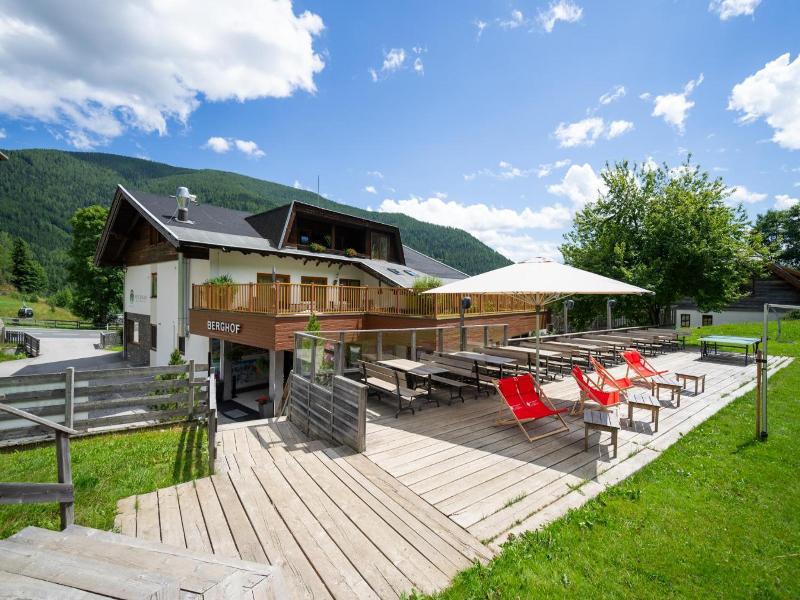 Schi- und Wanderhotel Berghof image
