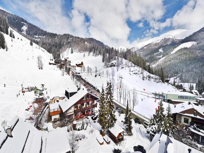Schi- und Wanderhotel Berghof image