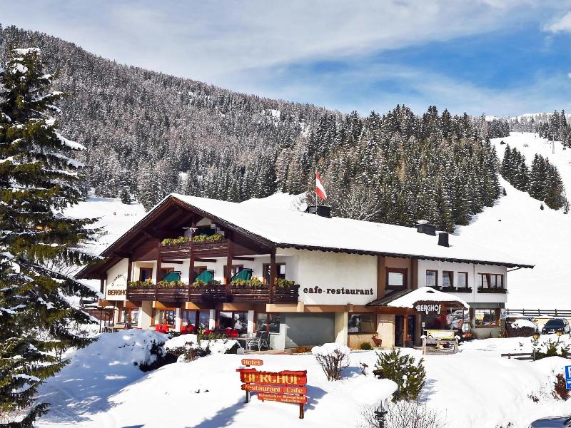 Schi- und Wanderhotel Berghof image