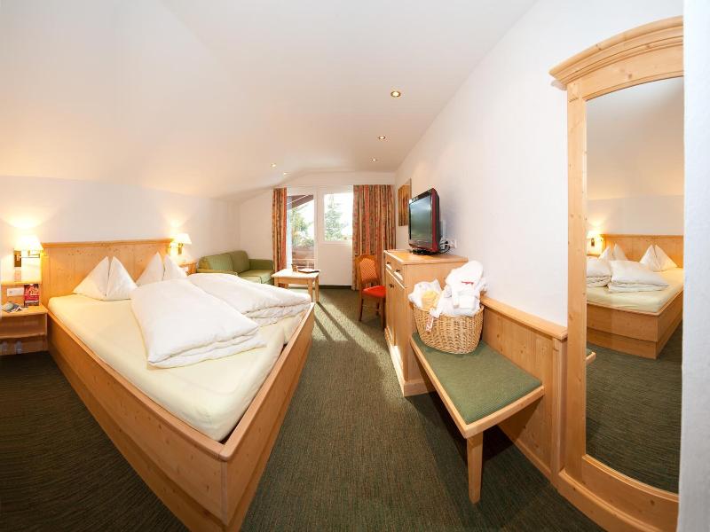 Schi- und Wanderhotel Berghof image