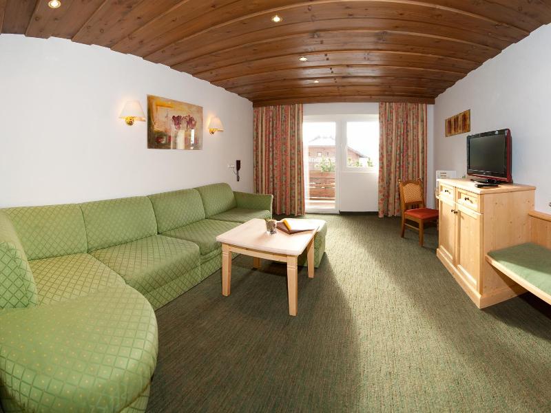 Schi- und Wanderhotel Berghof image