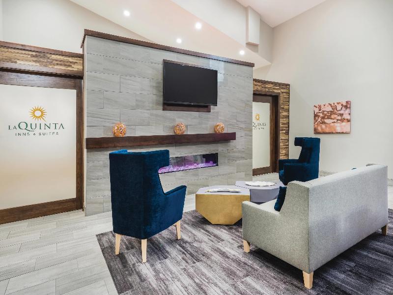 La Quinta Inn Suites Chattanooga Hamilton Place image