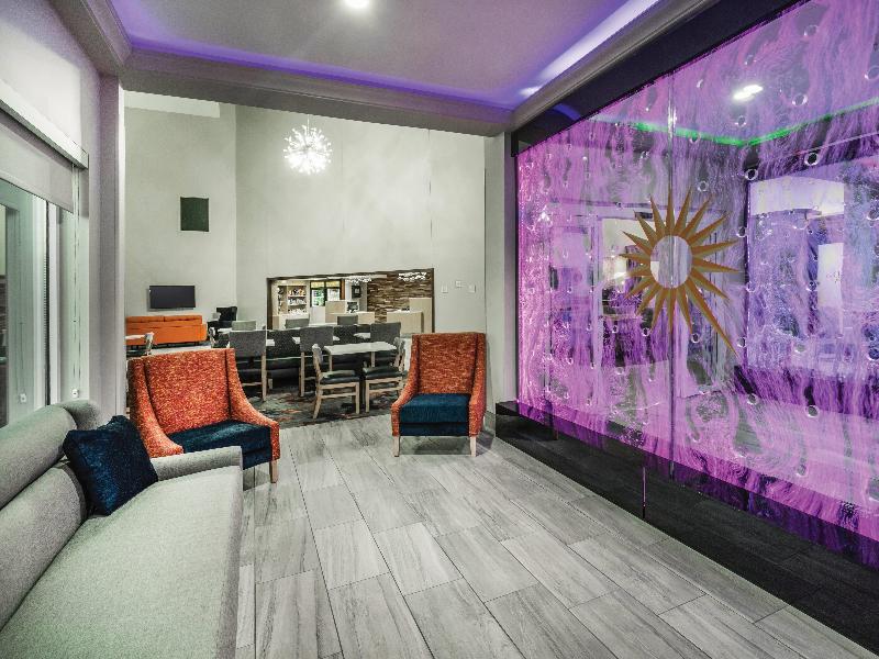 La Quinta Inn Suites Chattanooga Hamilton Place image