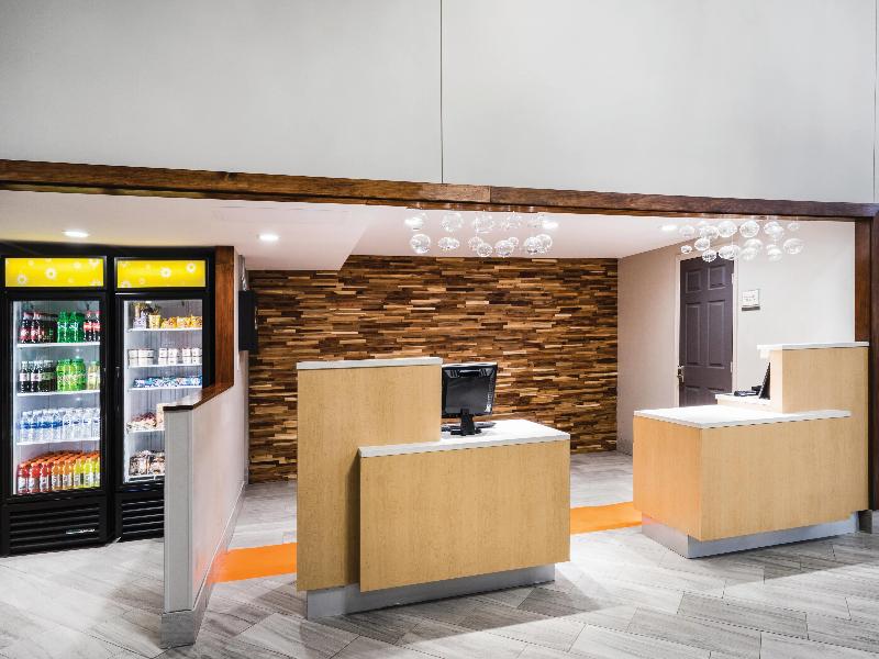 La Quinta Inn Suites Chattanooga Hamilton Place image