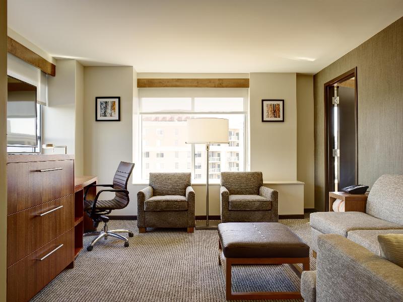 Hyatt Place Arlington Courthouse image