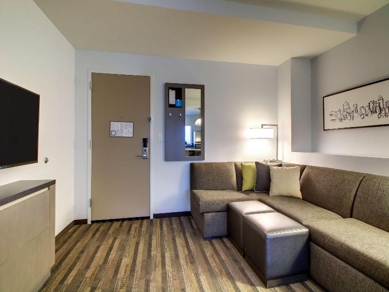 Hyatt House Chicago/Evanston image