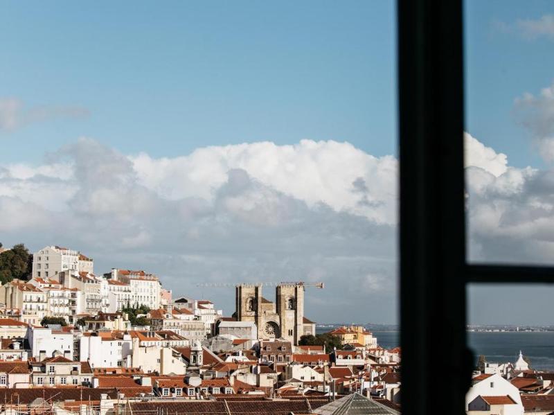 Dear Lisbon Palace Chiado image