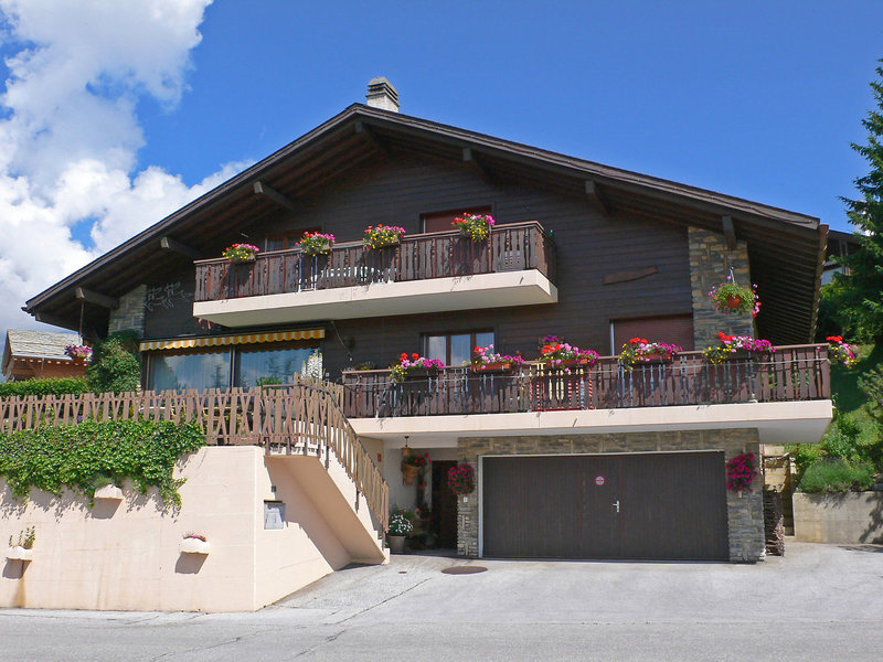 Collinette - Three Bedroom — photo 4
