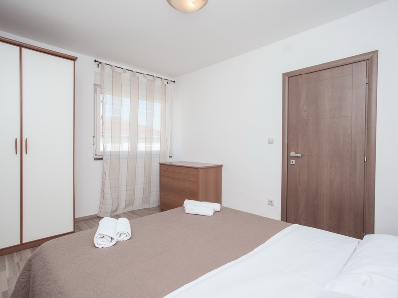 Dekanic D. - Two Bedroom No.2 — photo 4