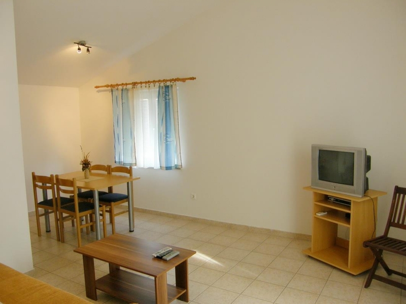 Doric - One Bedroom — photo 3