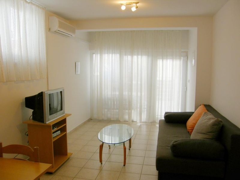 Doric - One Bedroom No.2 — photo 4