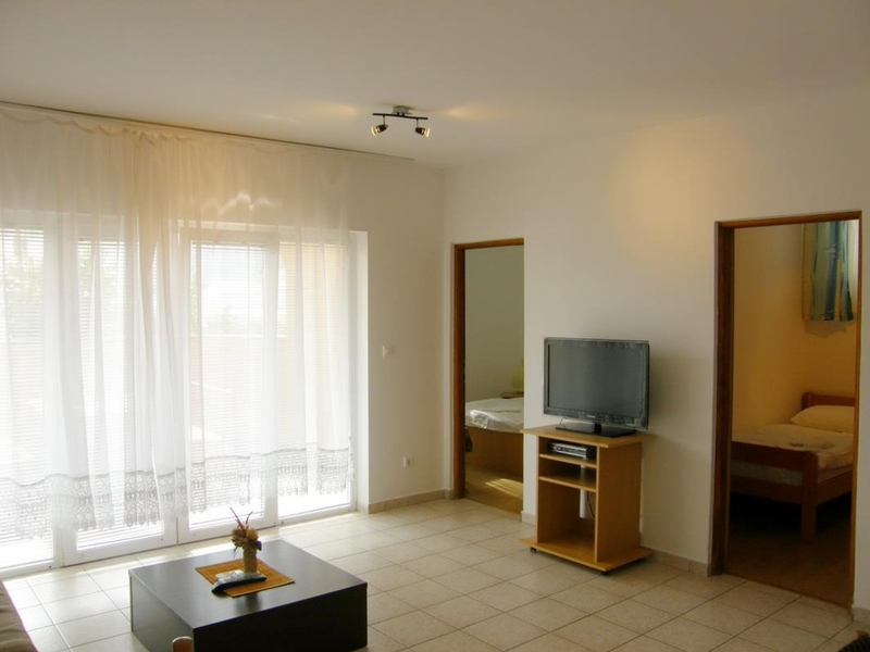 Doric - Two Bedroom — photo 2