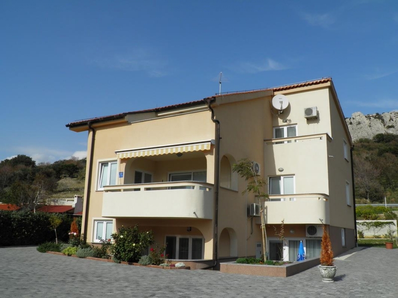 Doric - Two Bedroom — photo 3