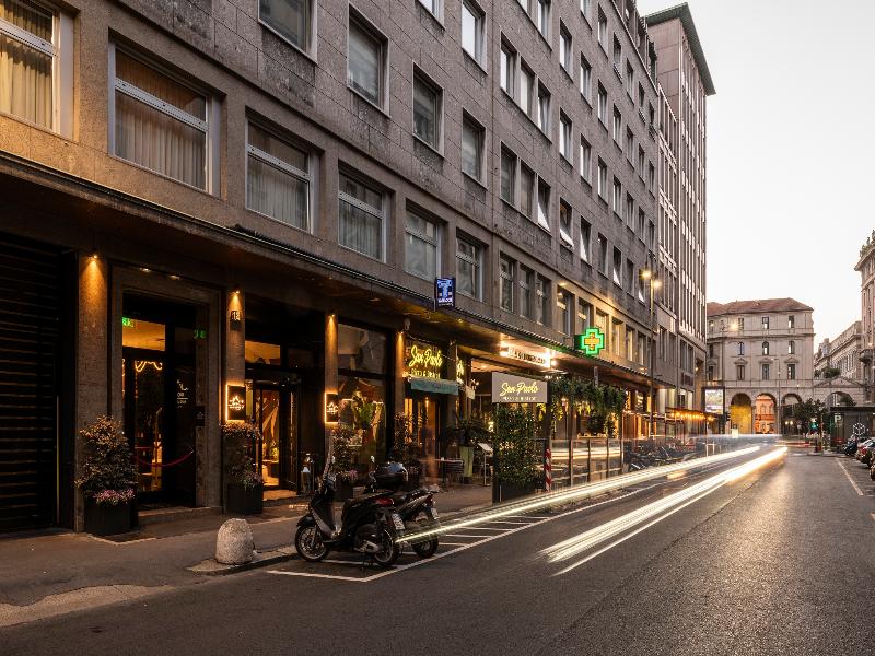 Duomo Hotel & Apartments image