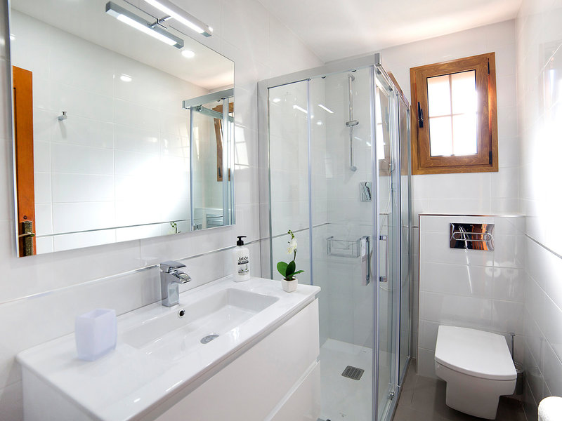 Els Pins - Five Bedroom image