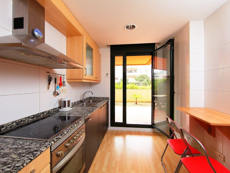 Fenals Jardin - Two Bedroom — photo 3