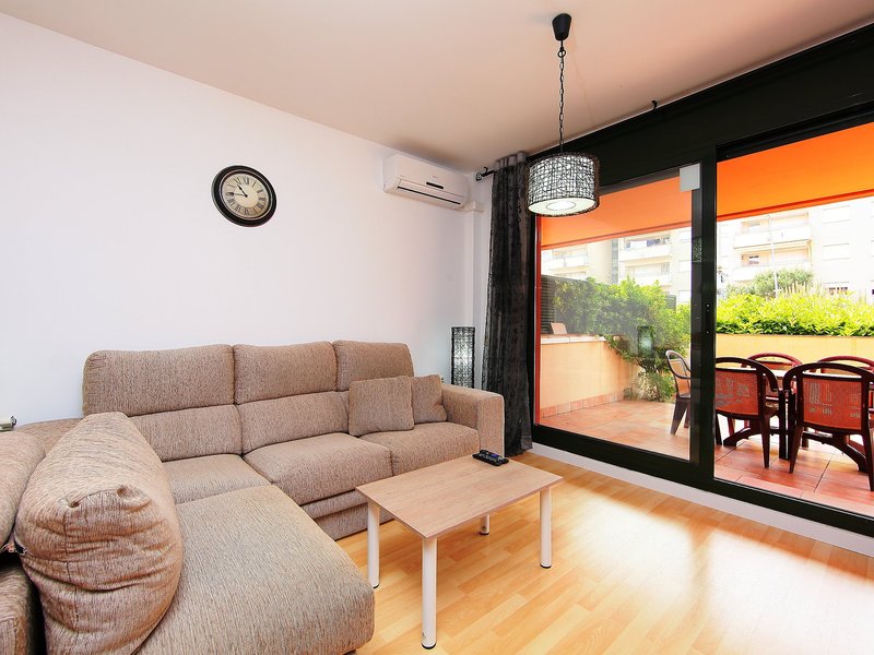 Fenals Jardin - Two Bedroom — photo 4