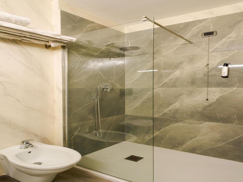 Gelso Bianco - Three Bedroom image