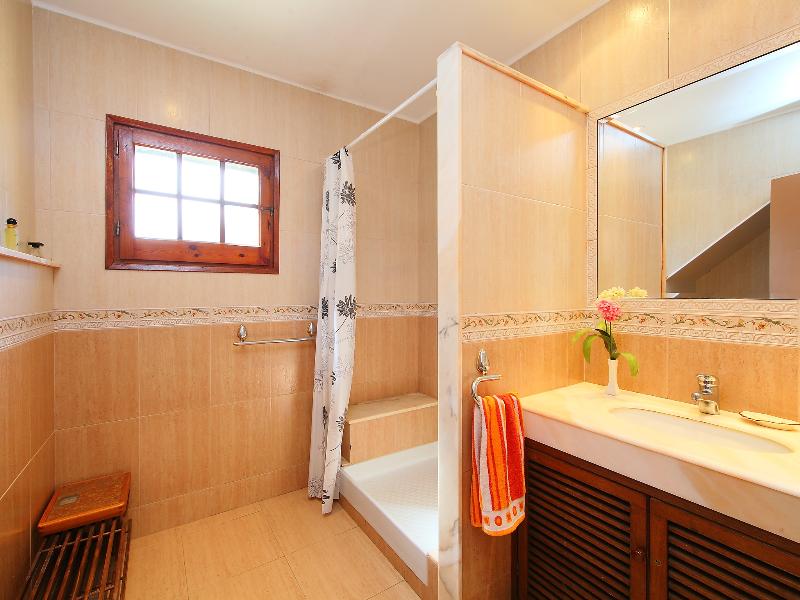 Macys - Five Bedroom — photo 4