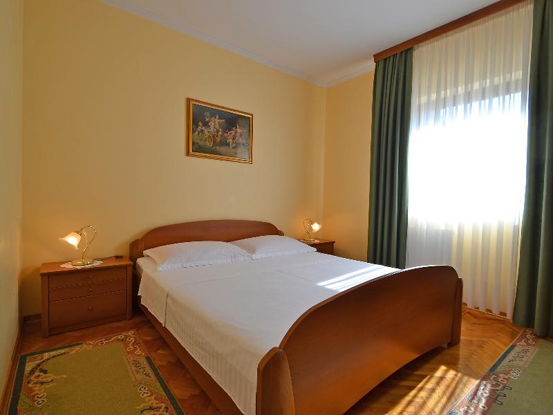 Stana - One Bedroom image