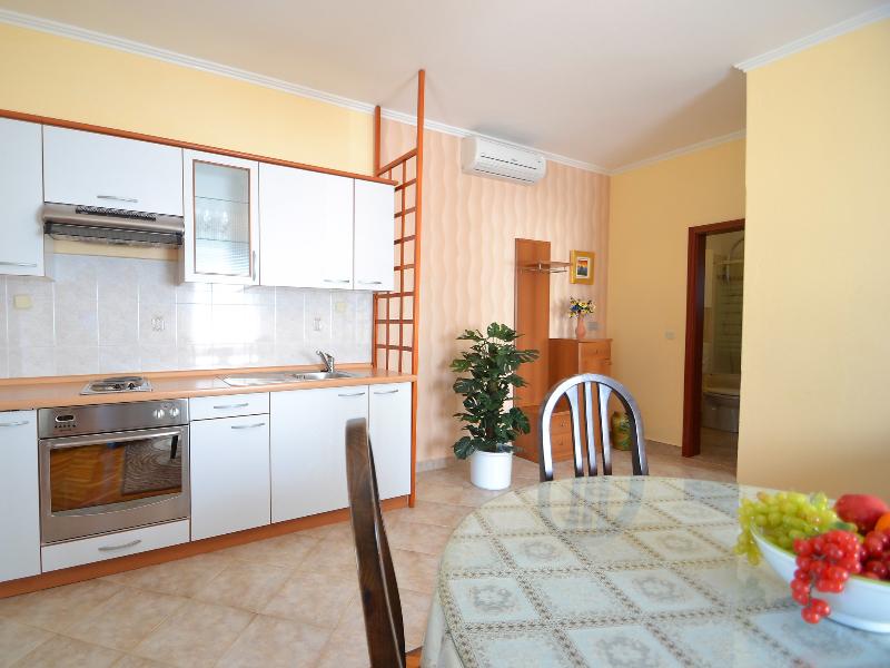 Stana - One Bedroom image