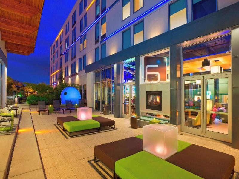 Aloft Portland Airport at Cascade Station image