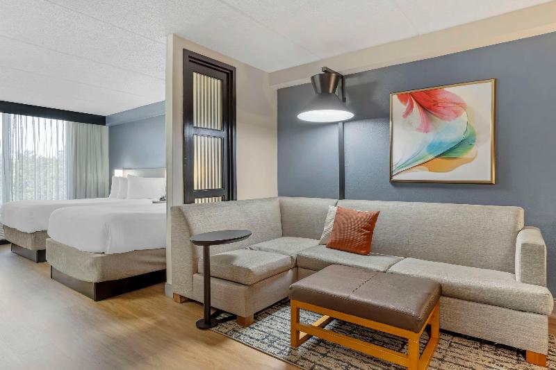 The IAH Houston Hotel image