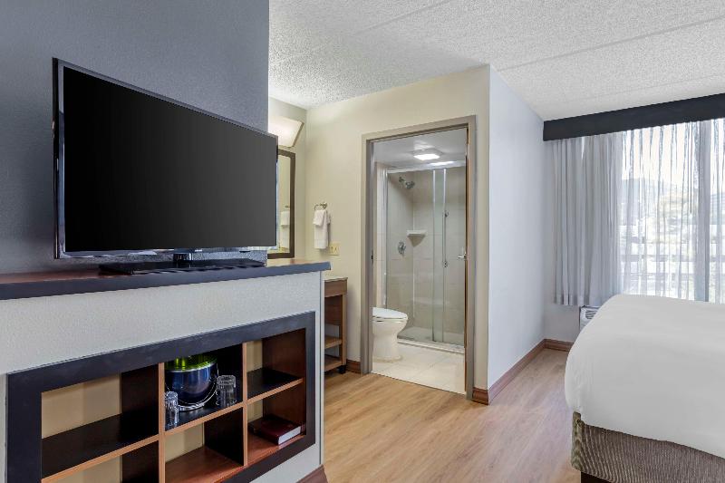 The IAH Houston Hotel image
