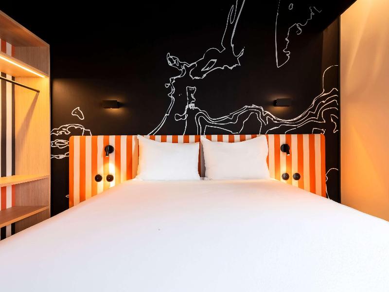 Ibis Styles La Rochelle Centre les Minimes image